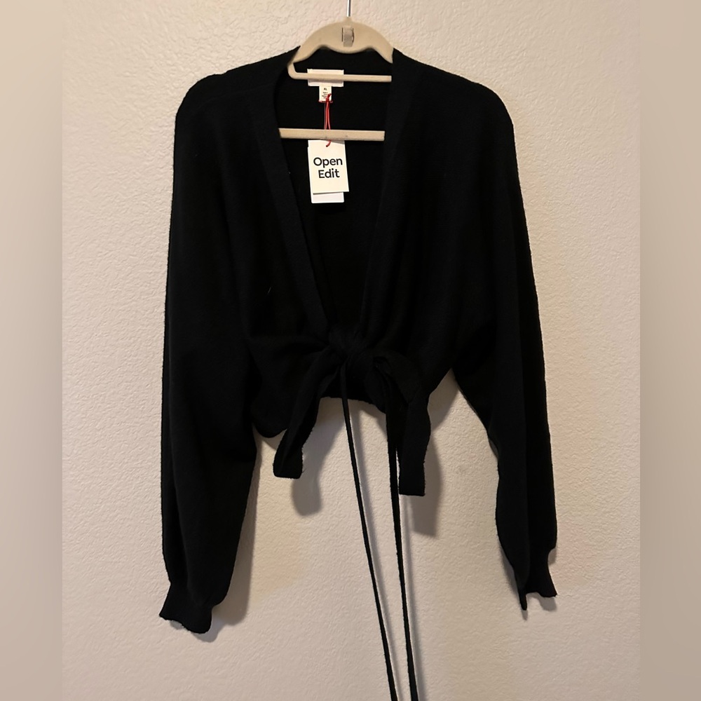 NWT! Cropped black sweater